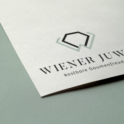 Logo Diamant Buchstabe W Restaurant Juwel Kostbar Gaumenfreude Genuss Essen Edel Hochwertig Geschmackvoll Sinne Kulinarik Wien Teller Fertiges Logo kaufen Logoshop LogoAtelier.eu