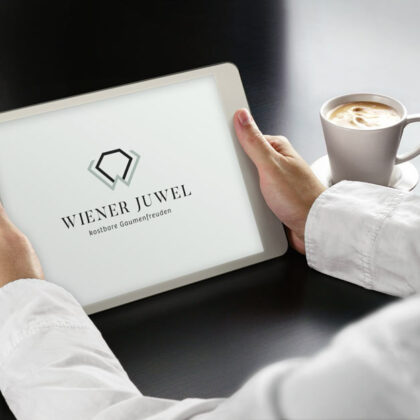 Logo Diamant Buchstabe W Restaurant Juwel Kostbar Gaumenfreude Genuss Essen Edel Hochwertig Geschmackvoll Sinne Kulinarik Wien Teller Fertiges Logo kaufen Logoshop LogoAtelier.eu