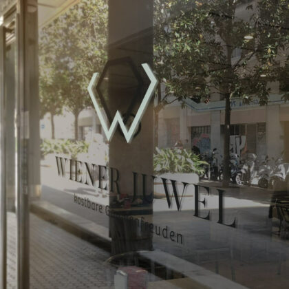 Logo Diamant Buchstabe W Restaurant Juwel Kostbar Gaumenfreude Genuss Essen Edel Hochwertig Geschmackvoll Sinne Kulinarik Wien Teller Fertiges Logo kaufen Logoshop LogoAtelier.eu