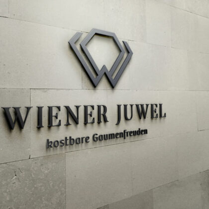 Logo Diamant Buchstabe W Restaurant Juwel Kostbar Gaumenfreude Genuss Essen Edel Hochwertig Geschmackvoll Sinne Kulinarik Wien Teller Fertiges Logo kaufen Logoshop LogoAtelier.eu