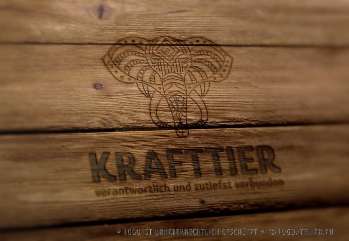 Logo Krafttier Elefant Verbundenheit Verantwortung Stärke Größe Intelligenz Fürsorge Mitfühlend Weisheit Glück Liebe Geduld Güte Scharfsinn Souverän Fertiges Logo kaufen Logoshop Logoatelier.eu