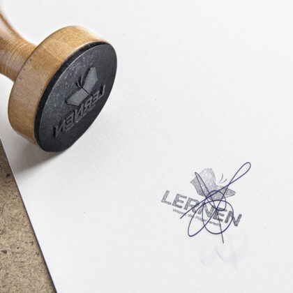 Logo Buch Schmetterling Leichter Lernen Bildung Fliegen Lesen Nachhilfe Schulen Fertiges Logo kaufen LogoShop LogoAtelier