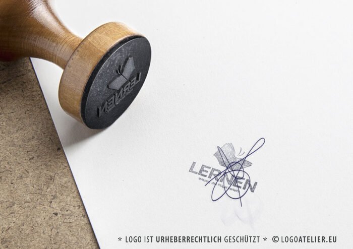 Logo Buch Schmetterling Leichter Lernen Bildung Fliegen Lesen Nachhilfe Schulen Fertiges Logo kaufen LogoShop LogoAtelier