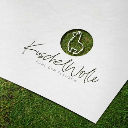 Logo Lama Alpaka Wolle Wolle Kuschel Flauschig Gezeichnet Abenteuer Tiere Ruhe Glück Gelassenheit Innere Balance Spucken Fertiges Logo kaufen Logoshop Logoatelier