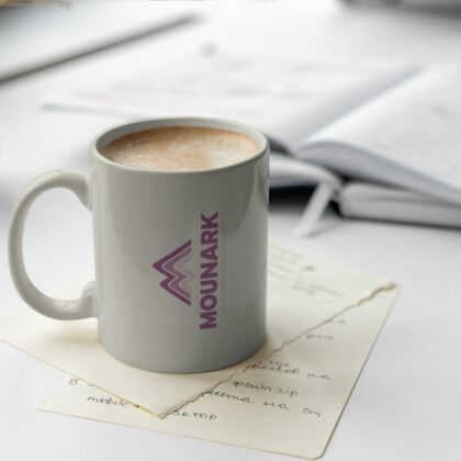 Logo Berg Buchstabe M Gebirge Mountain Stärke Beständigkeit Wachstum Unterstützung Kraft Power Ambition Erreichen Ziele Starkes Logo kaufen Logoshop Logoatelier