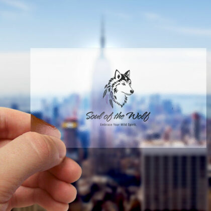 Spirituelles Logo Wolf Seele Federn Leichtigkeit Mystik Wölfin Naturverbunden Kunst Heilig Wild Geist Umarmen Annehmen Schamane Fertiges Logo kaufen Logoshop Logoatelier.eu