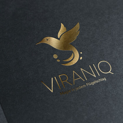 Logo Kolibri Flügelschlag Magie Vertrauen Bienenelfe Vogel Fliegen Leicht Schnell Zauber Nektar Engel Fertiges Logo kaufen Logoshop Logoatelier