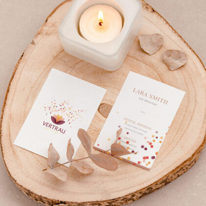 Spirituelles Logo Vertrauen Hoffnung Realität Erschaffen Sterne Blumen Seerose Reinheit Erleuchtung Wiedergeburt Transformation Fertiges Logo kaufen Logoshop Logoatelier