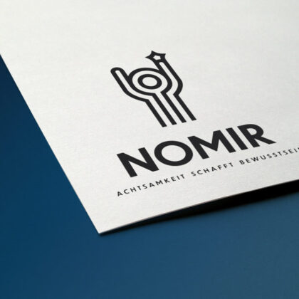 Logo König Bewusstsein Wach sein Wachsam Mystisch Männlich Heroisch Aufmerksamkeit Achtsamkeit Anziehungskraft Kraft Licht Stern Zaubern Fertiges Logo kaufen Logoshop Logoatelier.de