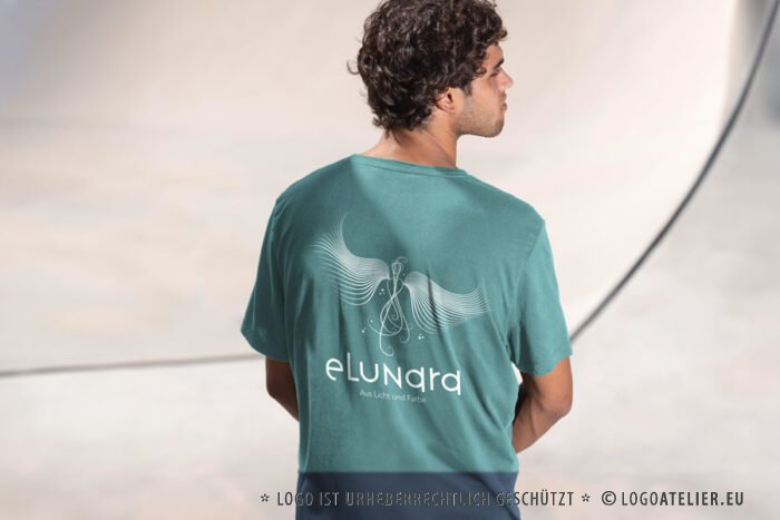 Logo Wesen Licht Bewegung Farbe Phönix Weiblichkeit Feine Schwingung Harmonie Schönheit Weich Feminin Linien Form Aufbruch Fertiges Logo kaufen Logoshop Logoatelier.eu