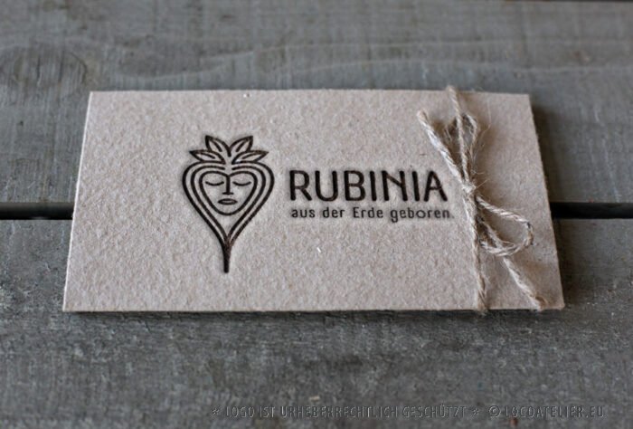 Naturschutz Logo Rüben Karotte Erde Schutz der Natur Wurzel Natur Seele Einklang Träumen Gesicht Naturbewusstsein Rhythmus Wachsen Wesen Fertiges Logo kaufen Logoshop Logoatelier.eu Naturschutz Logo Rüben Karotte Erde Schutz der Natur Wurzel Natur Seele Einklang Träumen Gesicht Naturbewusstsein Rhythmus Wachsen Wesen Fertiges Logo kaufen Logoshop Logoatelier.eu